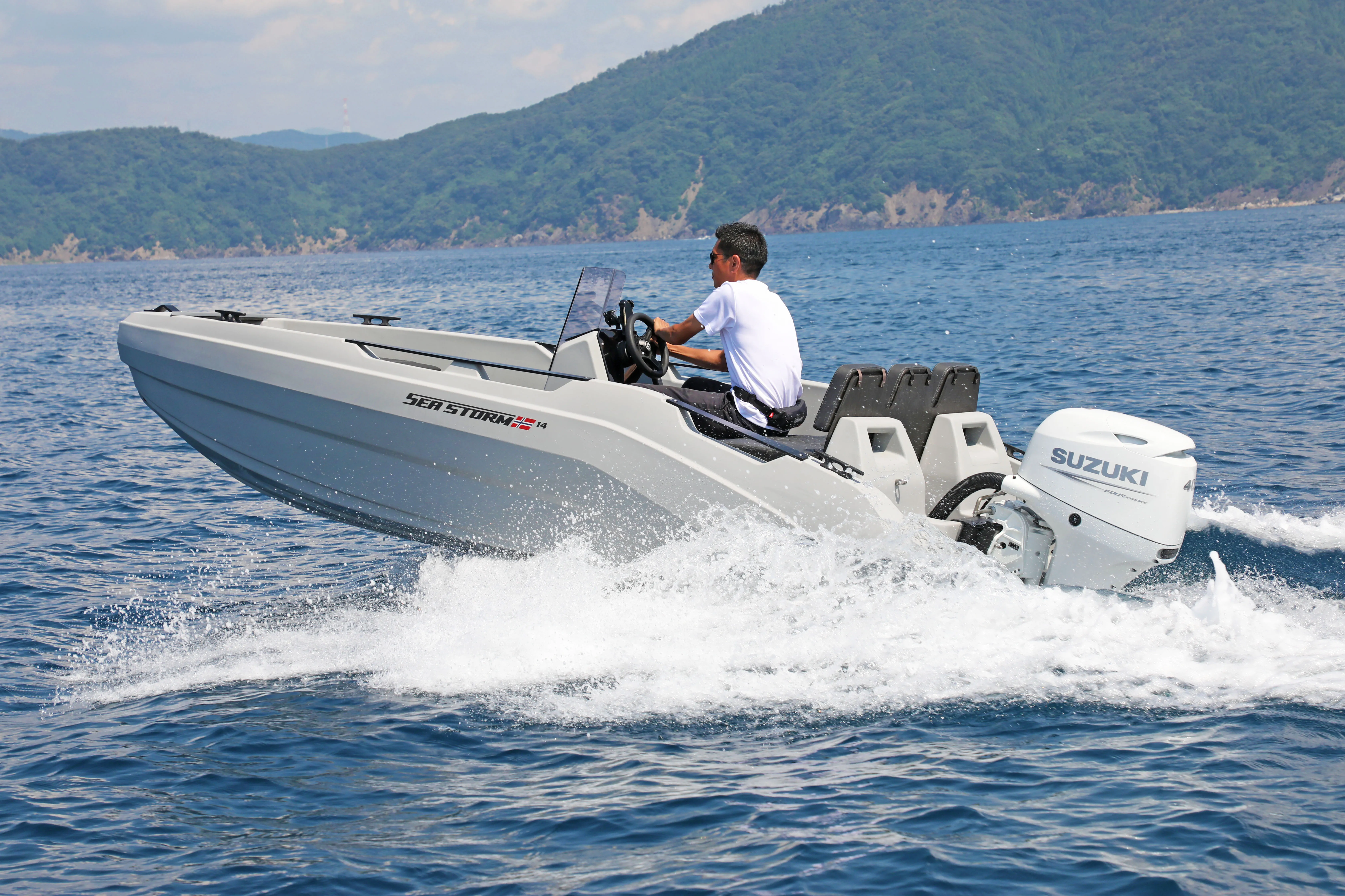 SEASTORM 14HDPE ADVANTAGE