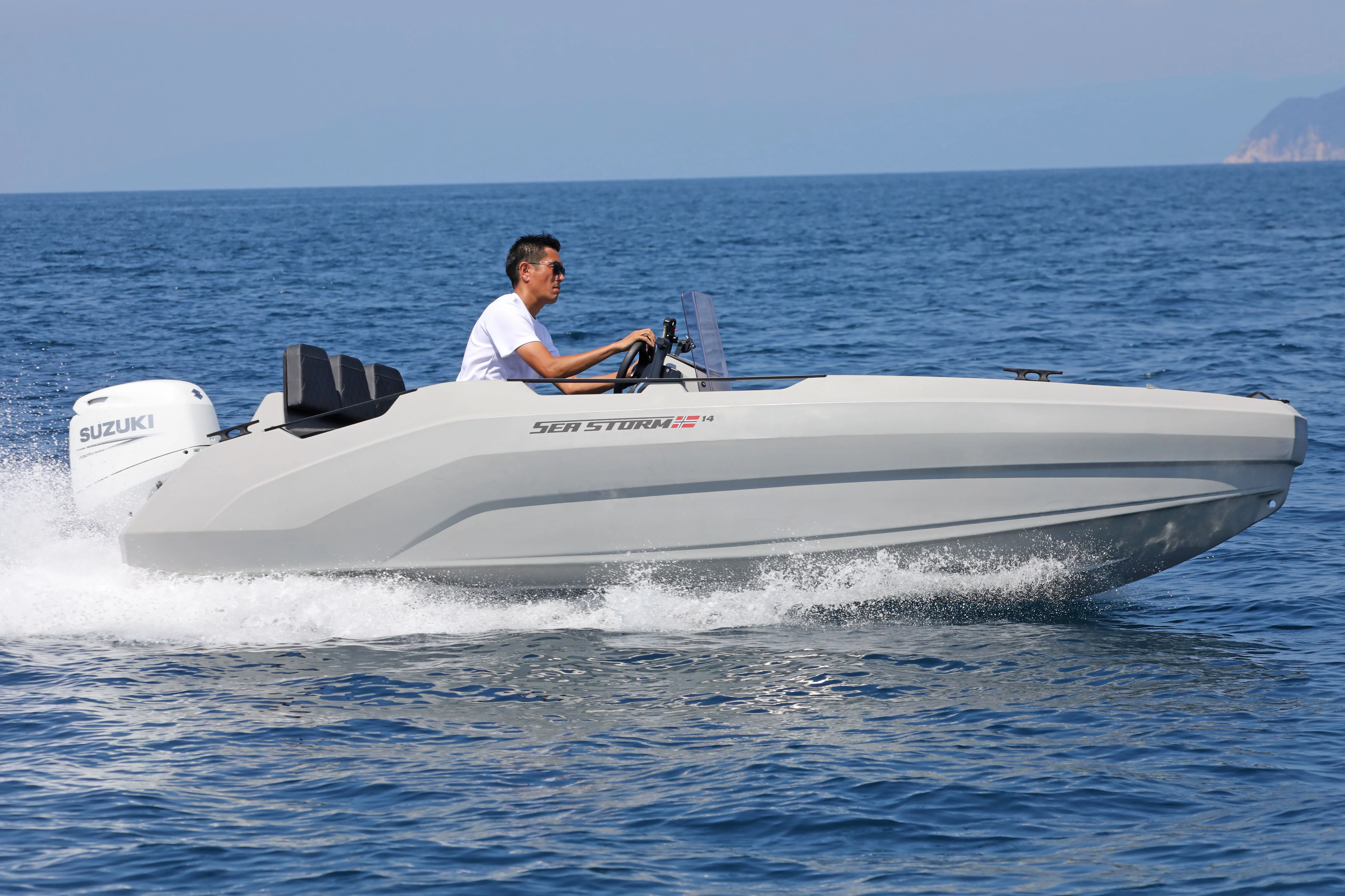 SEASTORM 14HDPE ADVANTAGE