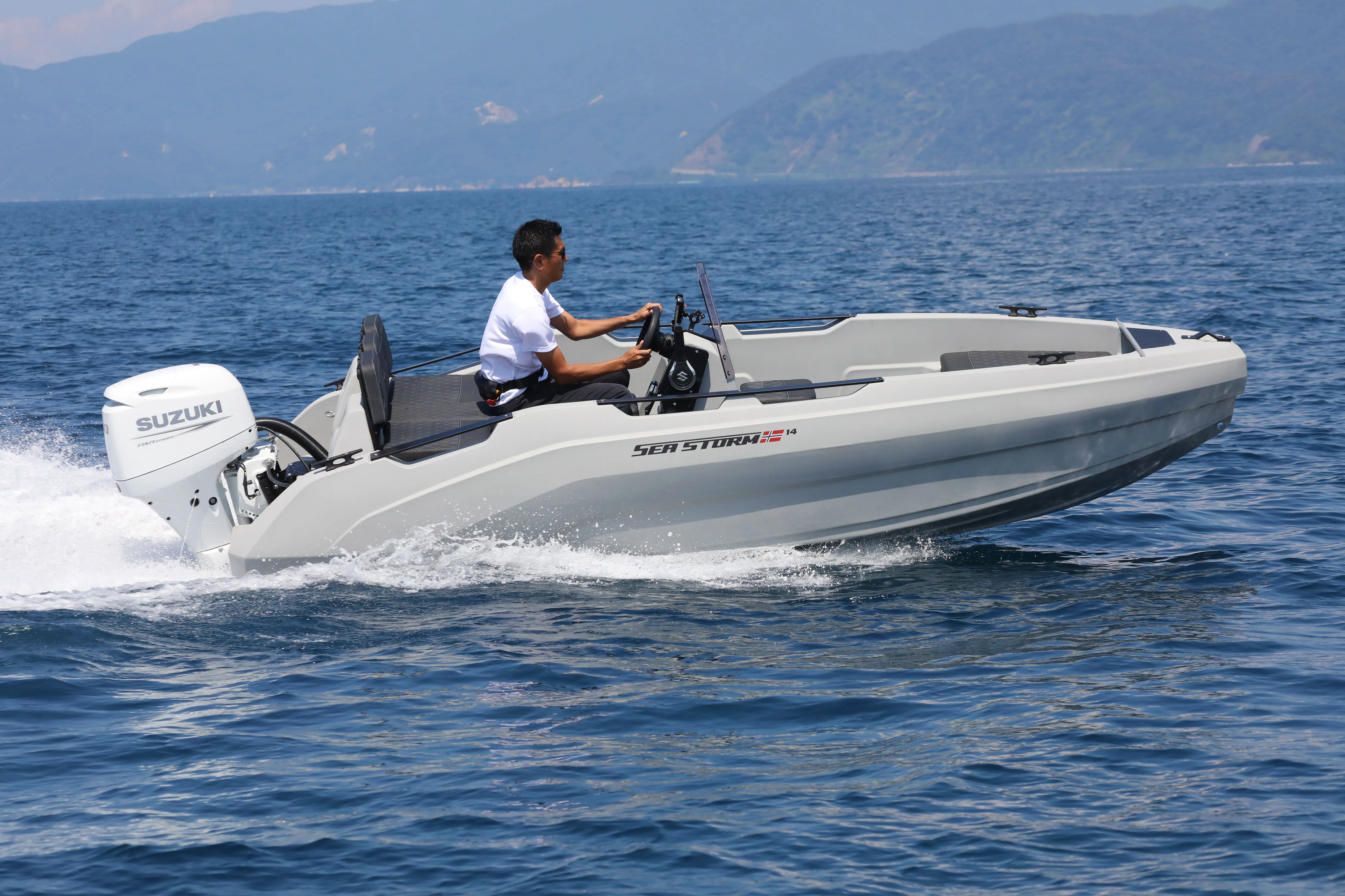 SEASTORM 14HDPE ADVANTAGE
