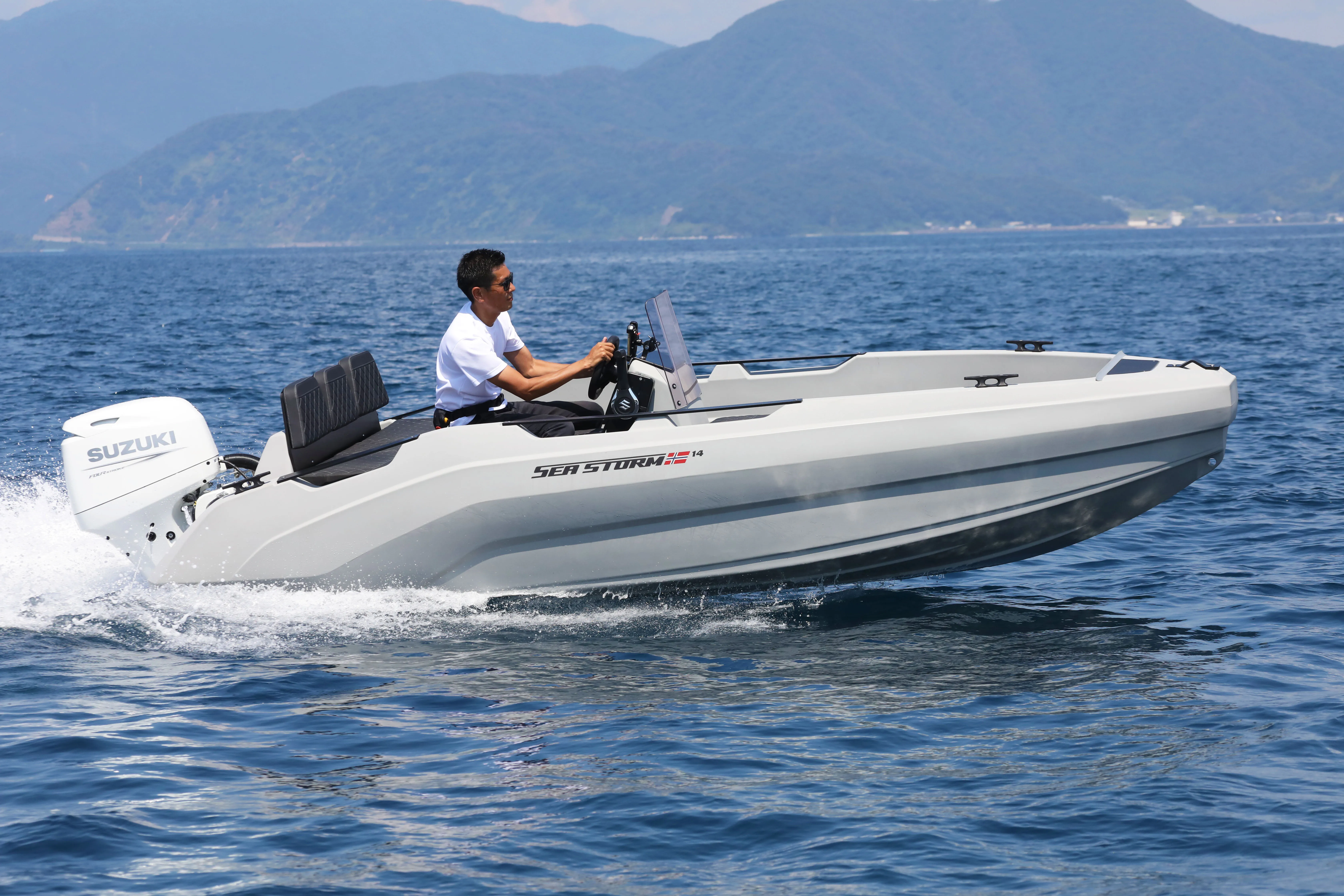 SEASTORM 14HDPE ADVANTAGE