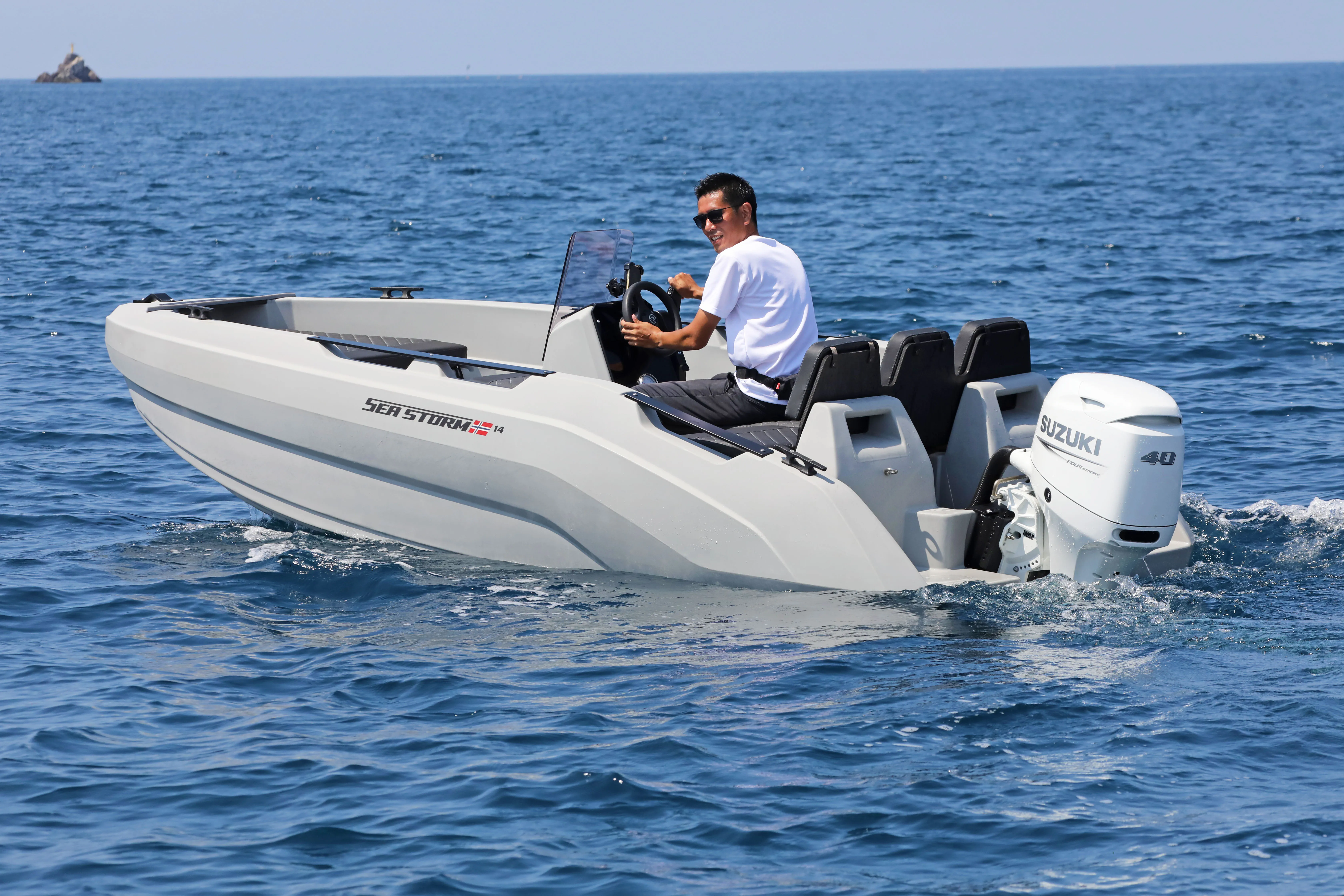 SEASTORM 14HDPE ADVANTAGE