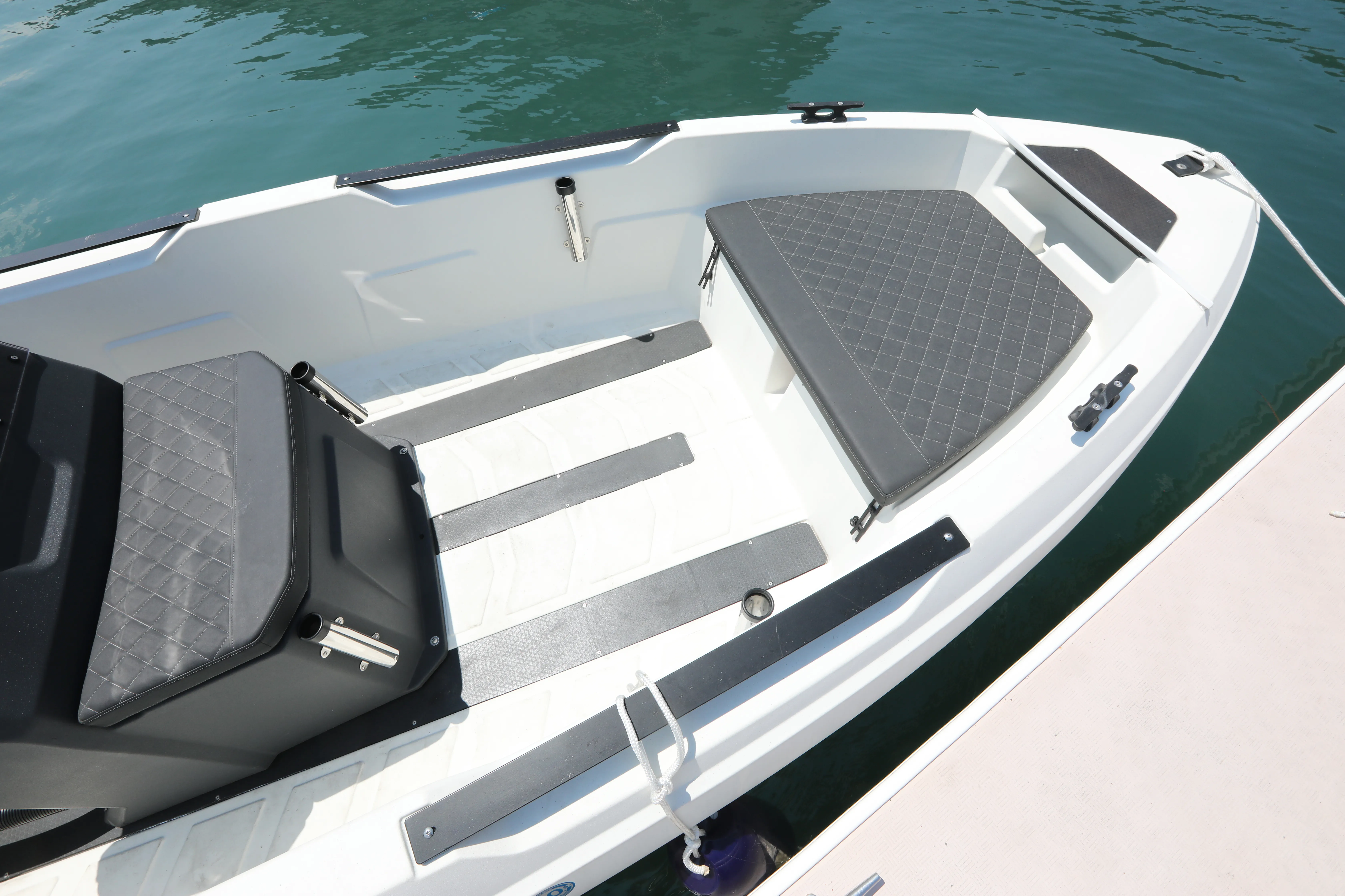 SEASTORM 17HDPE ADVANTAGE