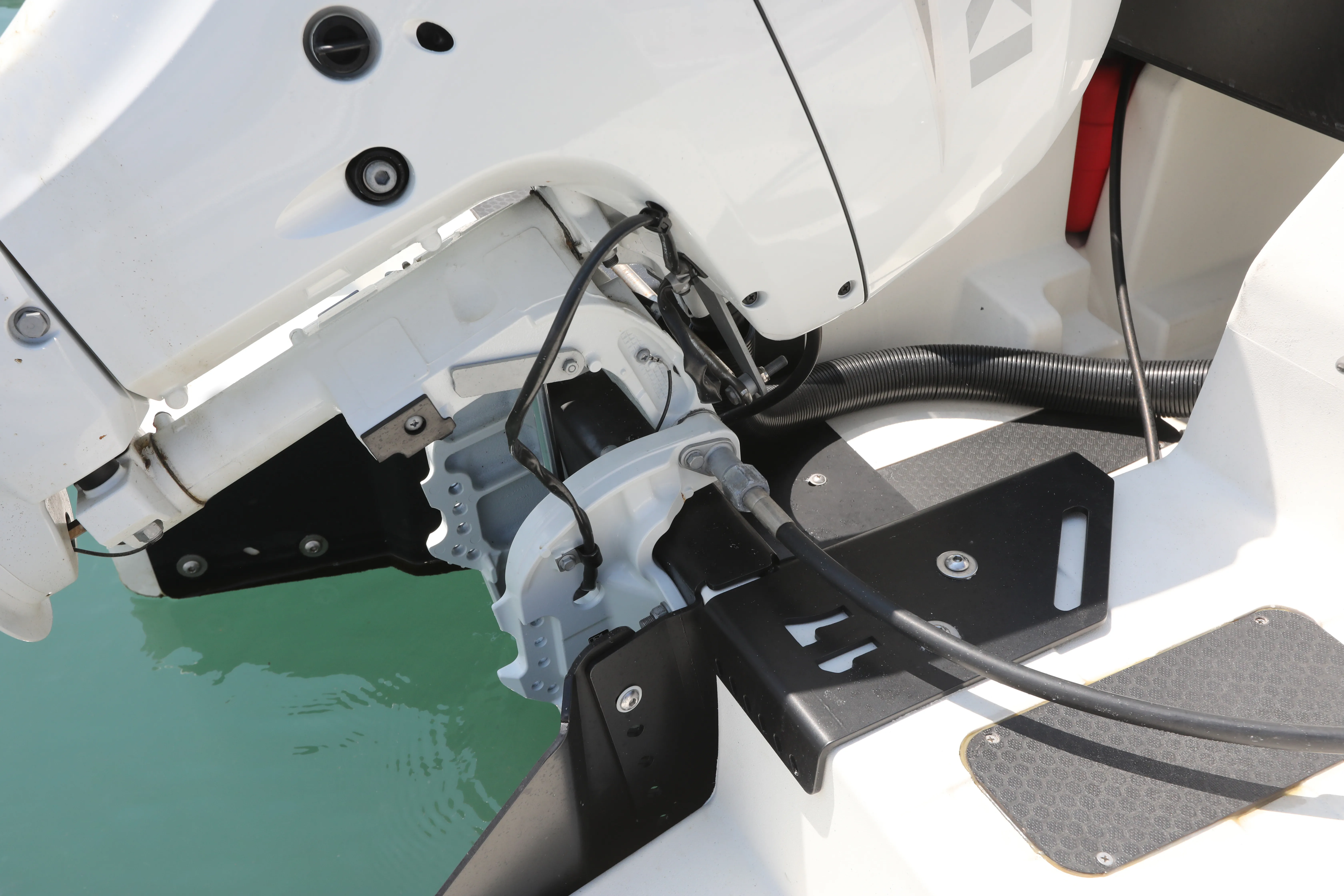 SEASTORM 17HDPE ADVANTAGE