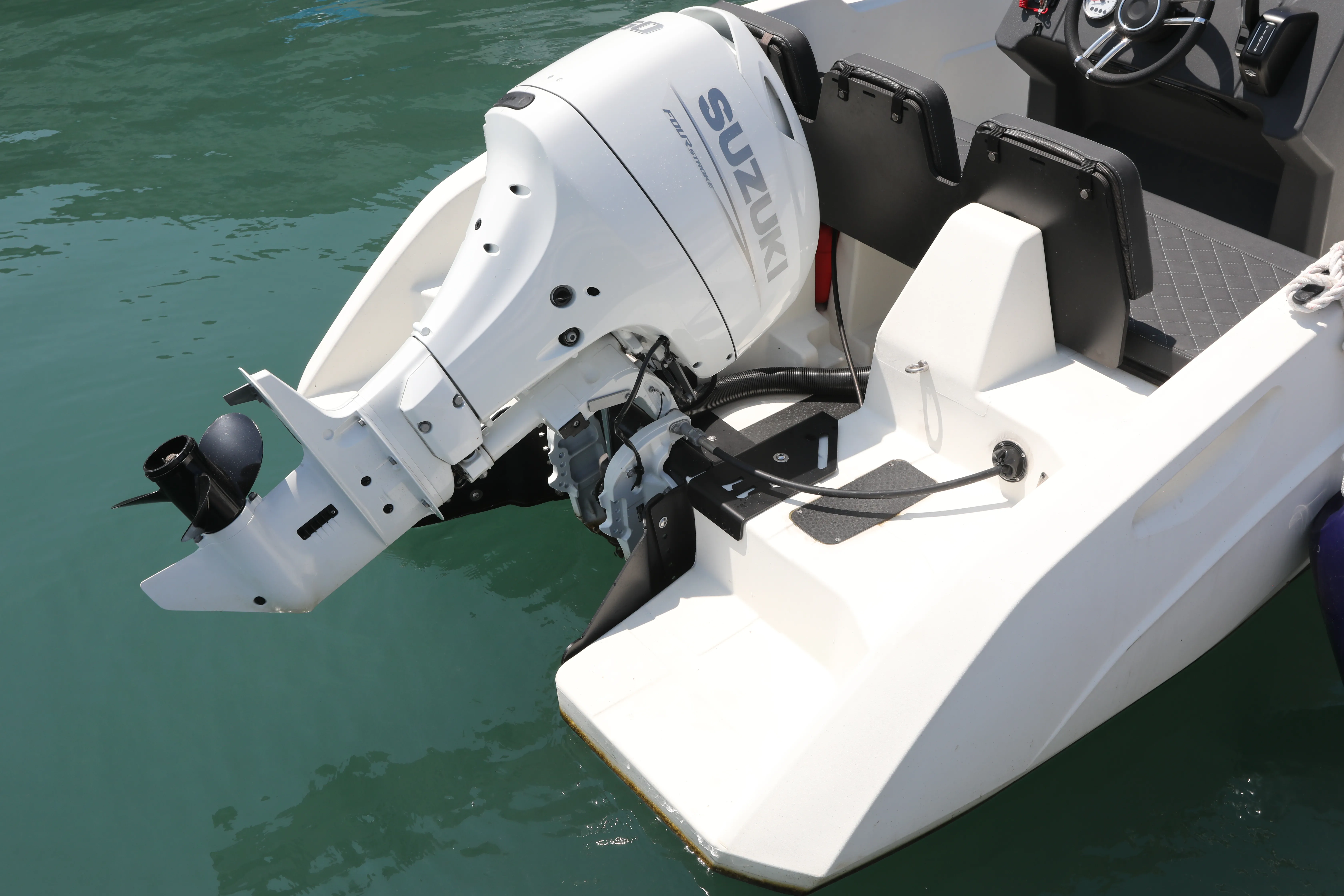 SEASTORM 17HDPE ADVANTAGE