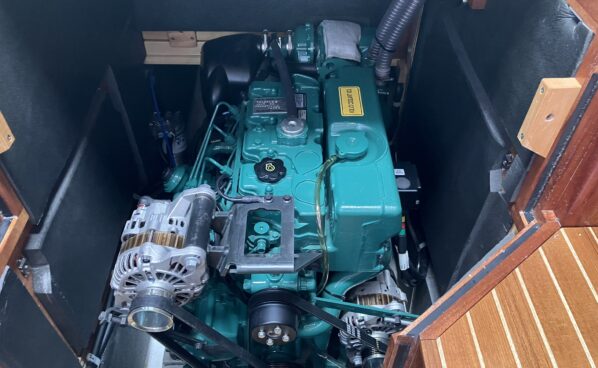 VOLVO PENTA D2-75 納入致しました